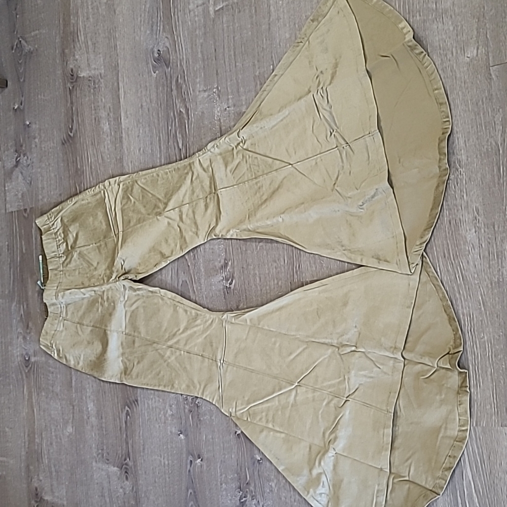 Umgee style N6206 soft velvet feel flare bottom pants NWT size Large